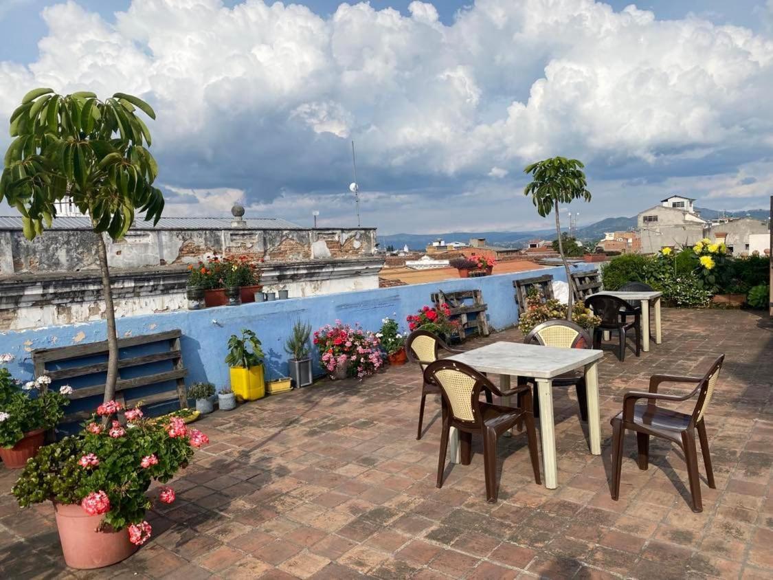 Check Inn Bed And Breakfast Cuenca Buitenkant foto