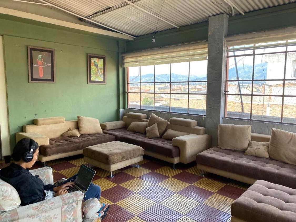 Check Inn Bed And Breakfast Cuenca Buitenkant foto
